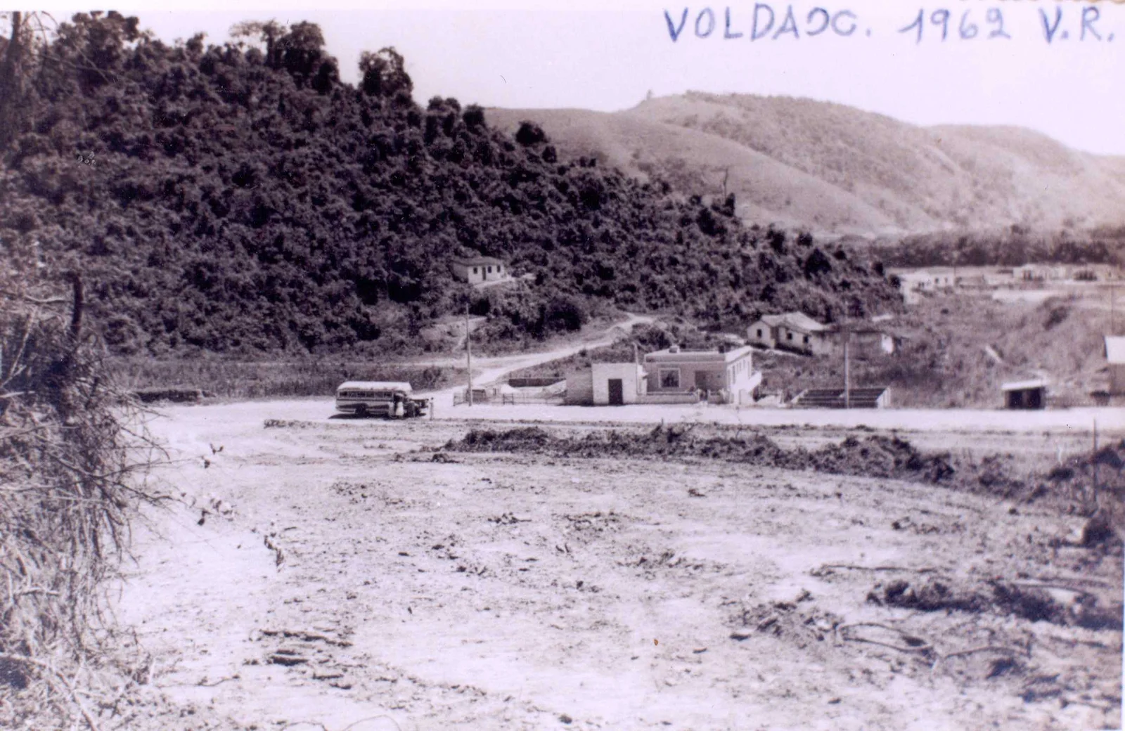 Fotografia histórica de Volta Redonda em identificação