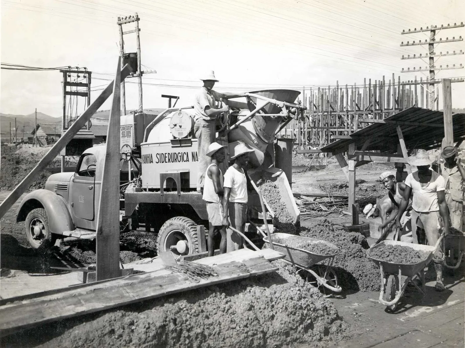 Fotografia histórica de Volta Redonda em identificação
