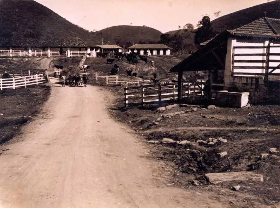 Fotografia histórica de Volta Redonda em identificação