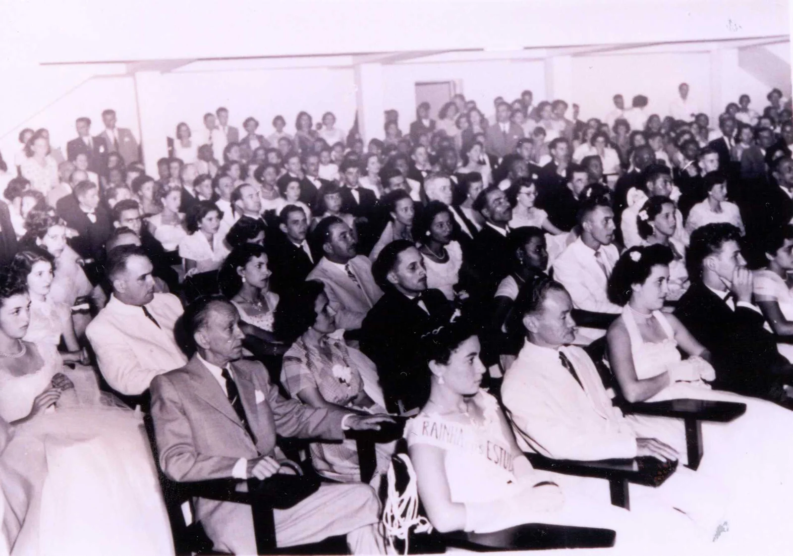 Fotografia histórica de Volta Redonda em identificação