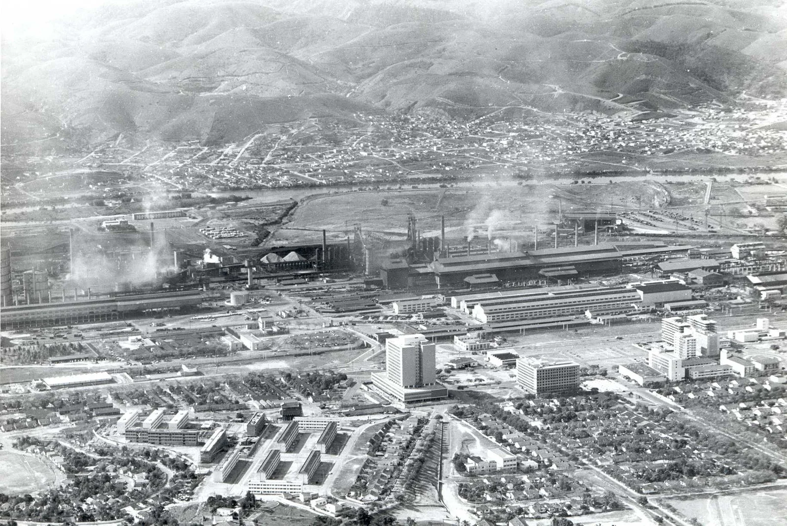 Fotografia histórica de Volta Redonda em identificação