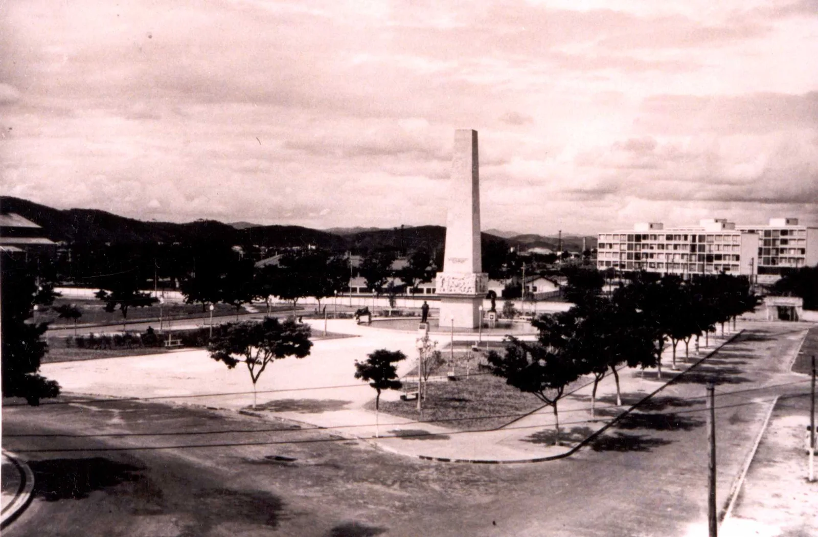 Fotografia histórica de Volta Redonda em identificação
