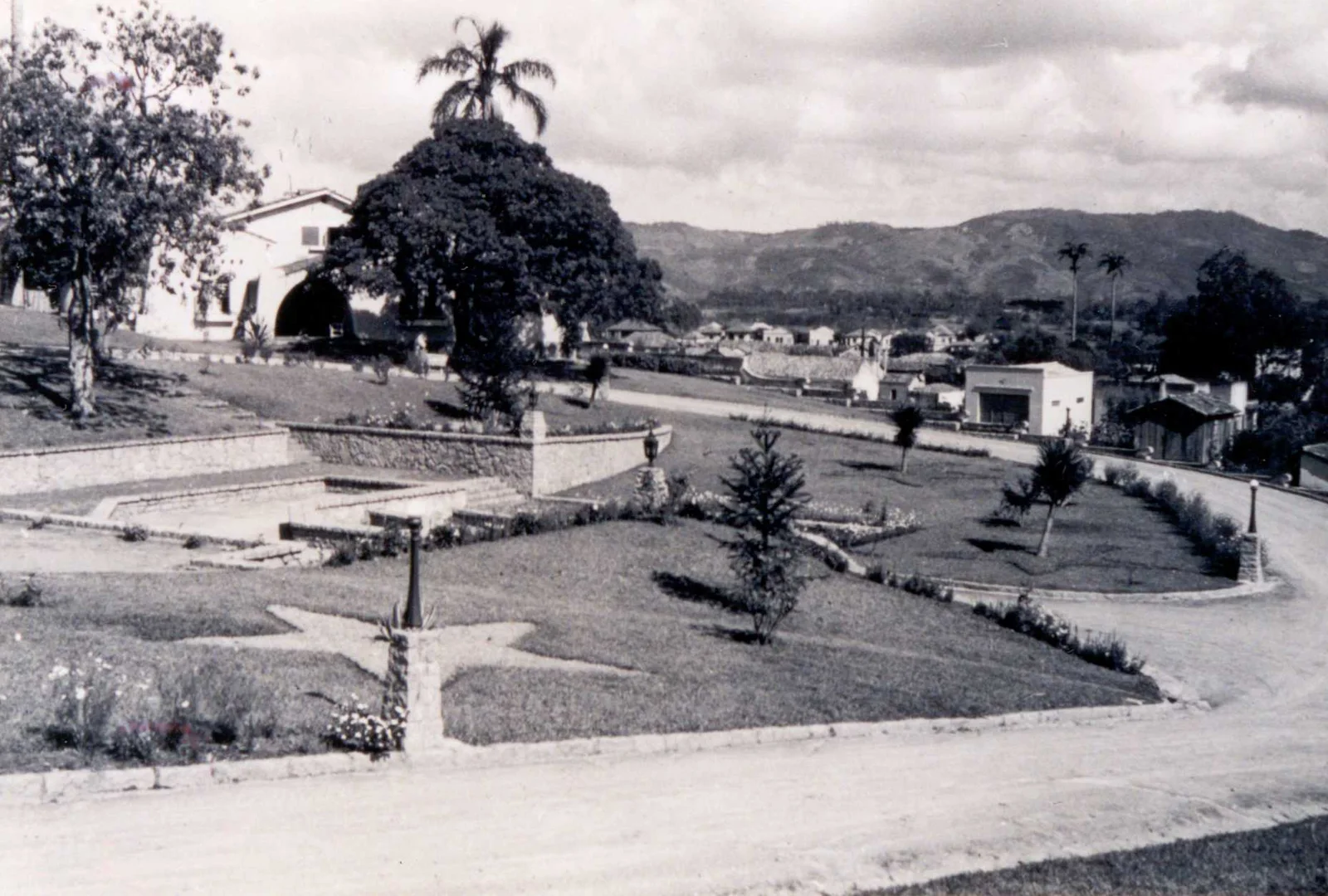 Fotografia histórica de Volta Redonda em identificação