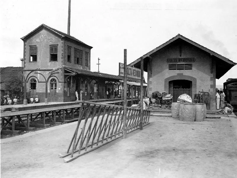 Fotografia histórica de Volta Redonda em identificação
