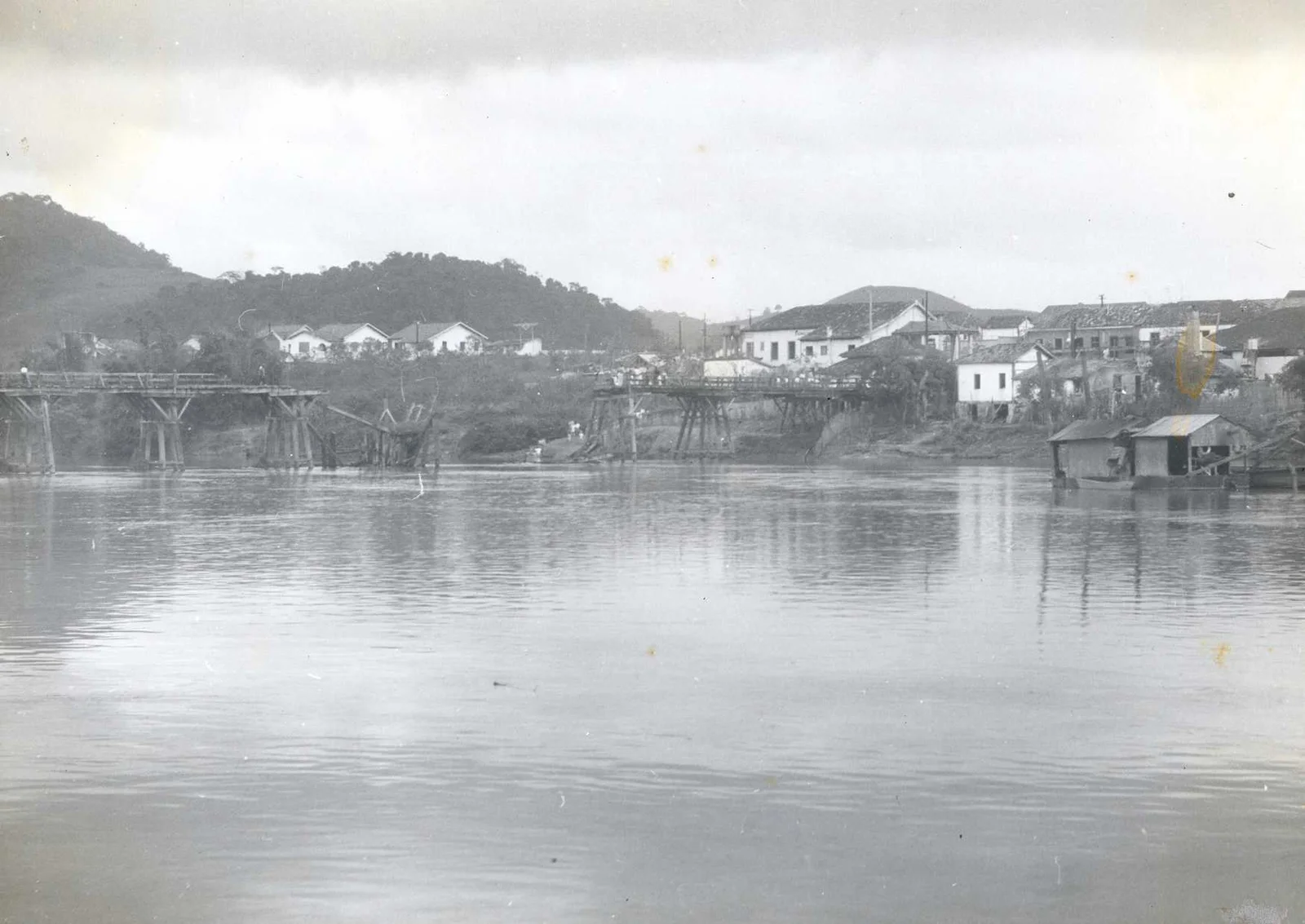Fotografia histórica de Volta Redonda em identificação